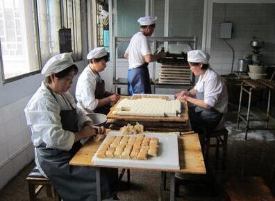 北京规定小作坊食品原料应具有合格证明