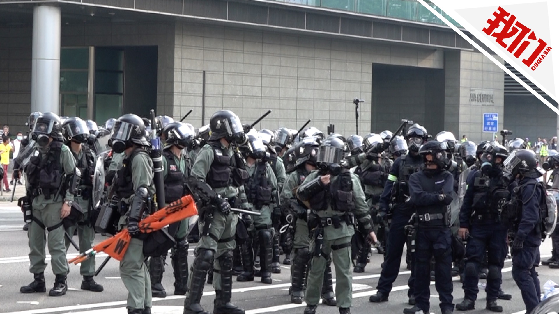 被曝光隐私的香港警察:前线压力巨大 执勤中仍保持克制