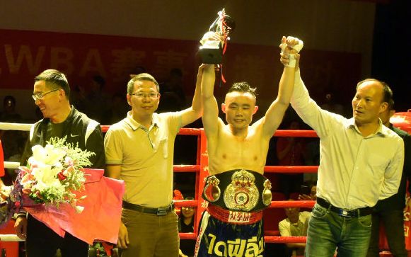 张方勇曾在中国雏量级青年金腰带拳王争霸赛中收获金腰带.