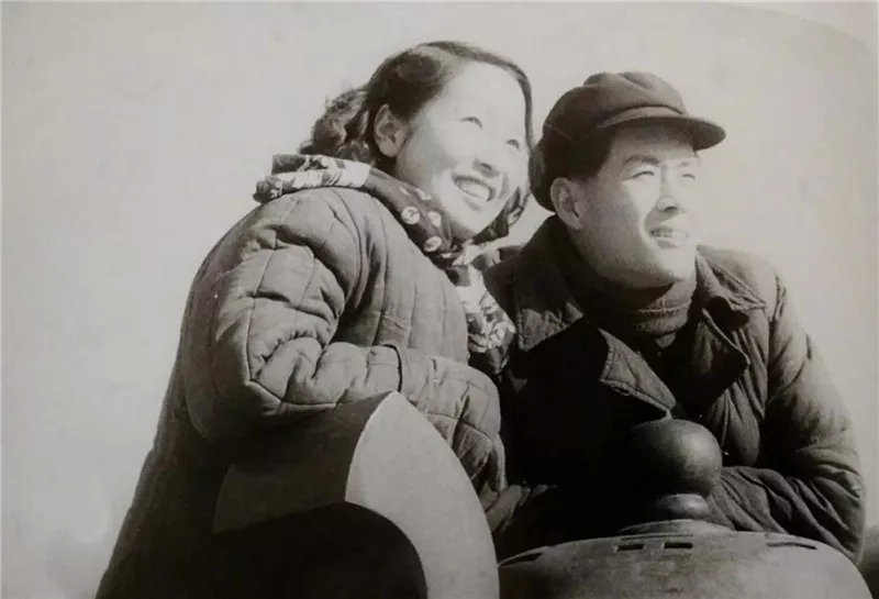 蓝天野撰文悼念妻子狄辛回忆携手半个世纪