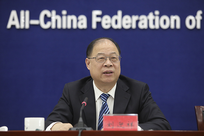 发言总人口_举手发言卡通图片(2)
