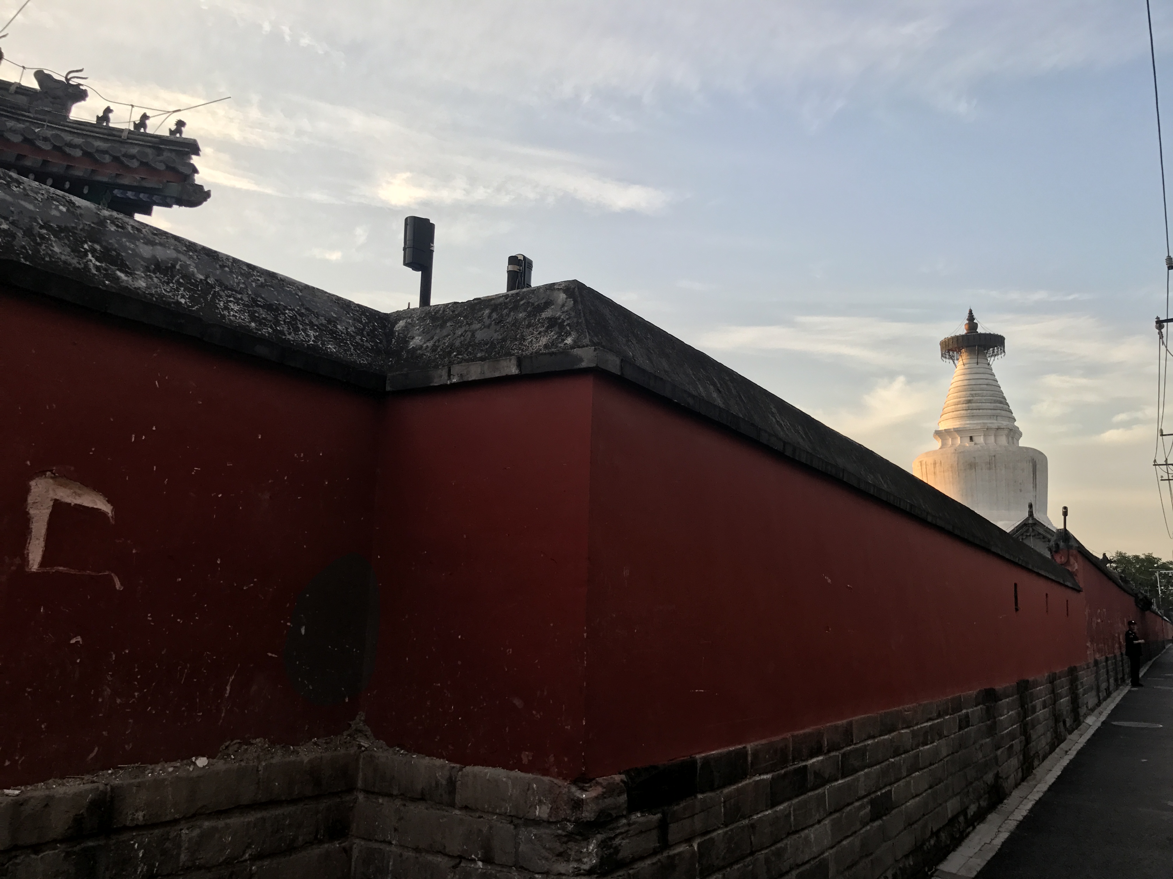 北京街区生活的恬静安逸,不妨跟着京蜜去白塔寺区域看看,这里经历了不