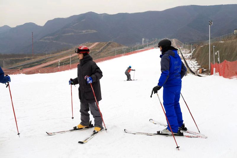 北京西山滑雪场明日迎客海淀上万名小学生将上冰雪课