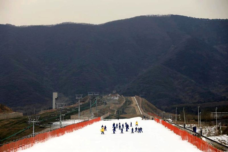 北京西山滑雪场明日迎客海淀上万名小学生将上冰雪课