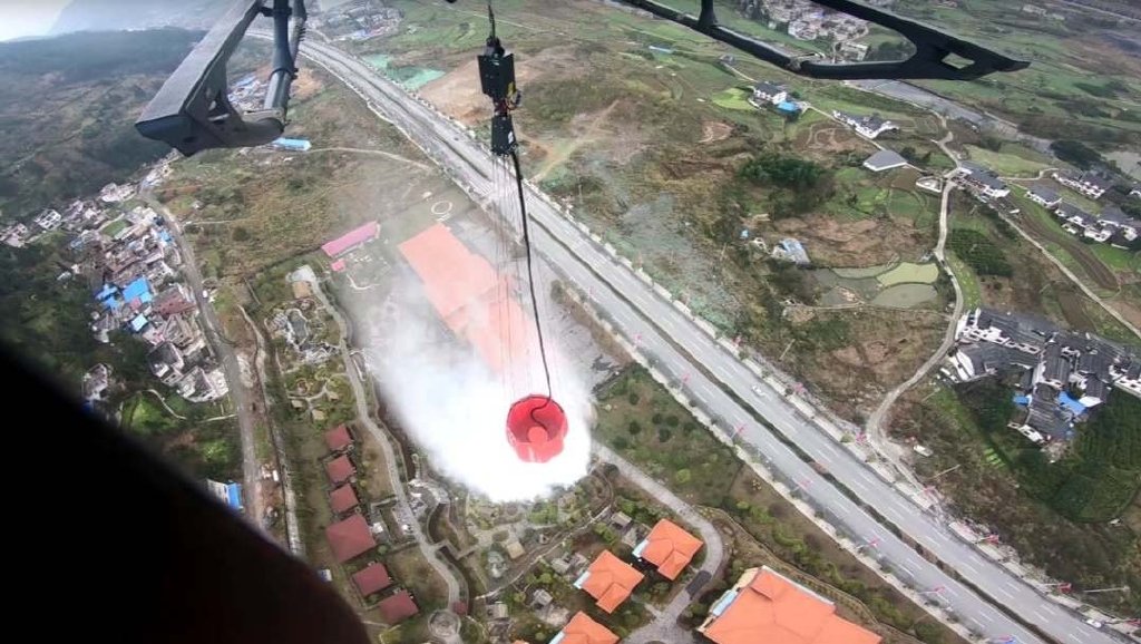 贵州应急管理部门出动直升机实施空中消杀作业(最新发布)