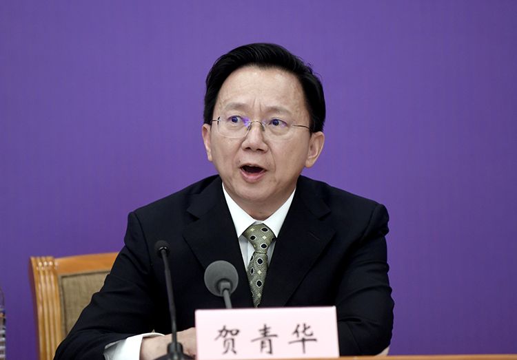 国家卫生健康委疾病预防控制局一级巡视员贺青华回答记者提问.
