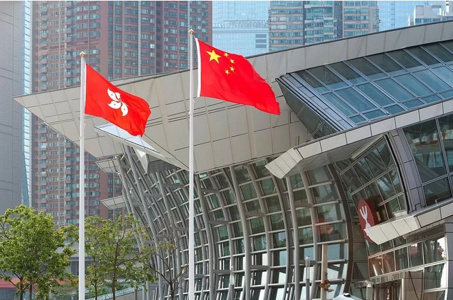 【政厅】香港国安法实施细则7月7日生效:限制受调查的人离港据人民