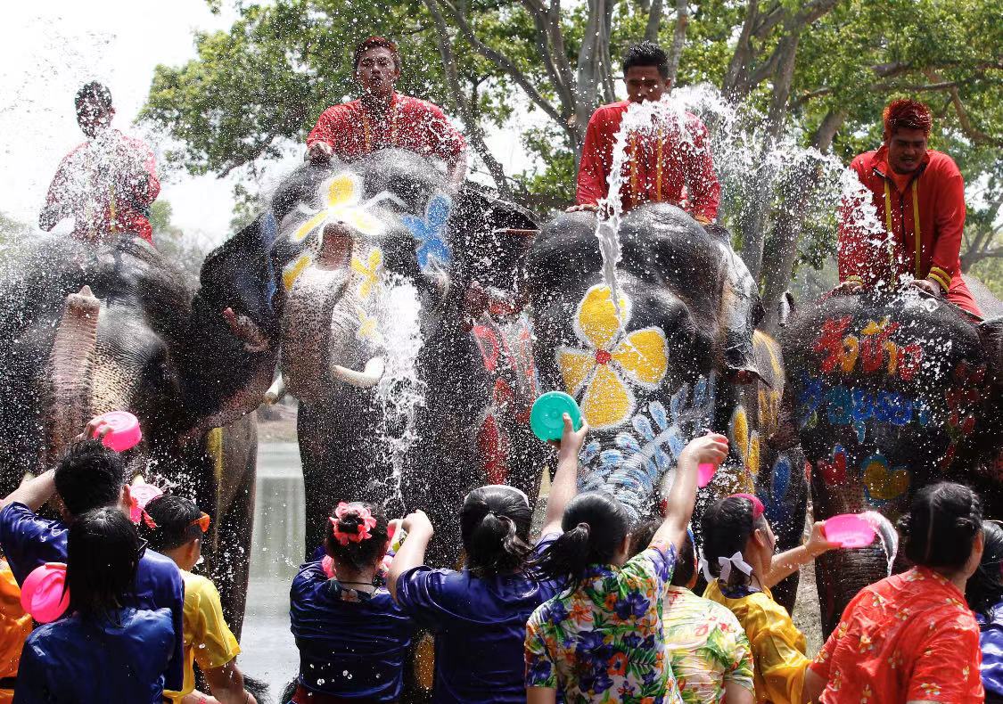 云游目的地:泰国云游亮点:宋干节每年4月上旬都会迎来泰历新年"