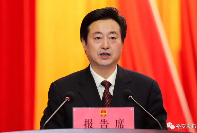 公开信息显示,王仲儒1967年11月出生,安徽省霍山县人,曾任霍山副县长