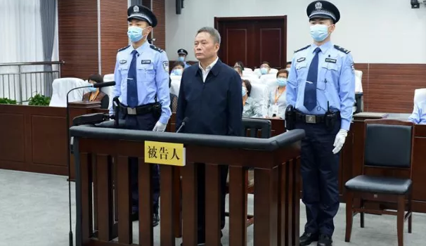 上海市政府原副市长,市公安局原局长龚道安受审,当庭认罪