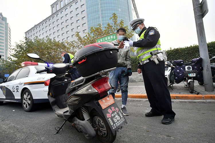 北京交警再查超标电动车:合规车辆上牌后才能上路