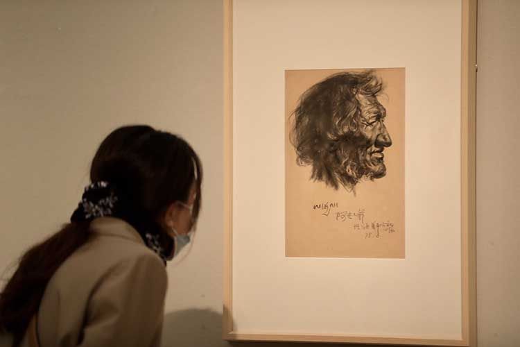 中国美术馆藏曹春生素描作品展开幕
