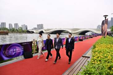 北京国际电影节首次在通州上演“水上红毯”