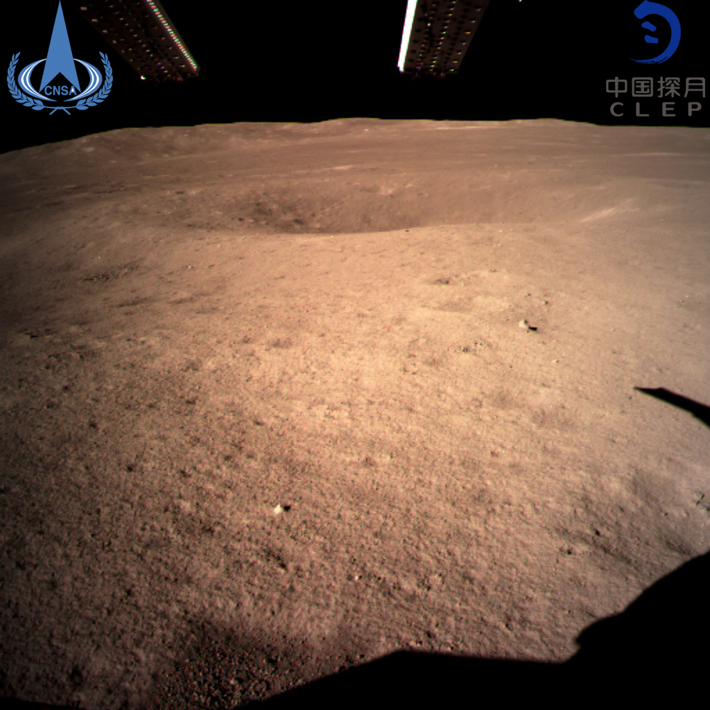 揭秘嫦娥四号月背“盲降”： 因地形崎岖采取垂直降落