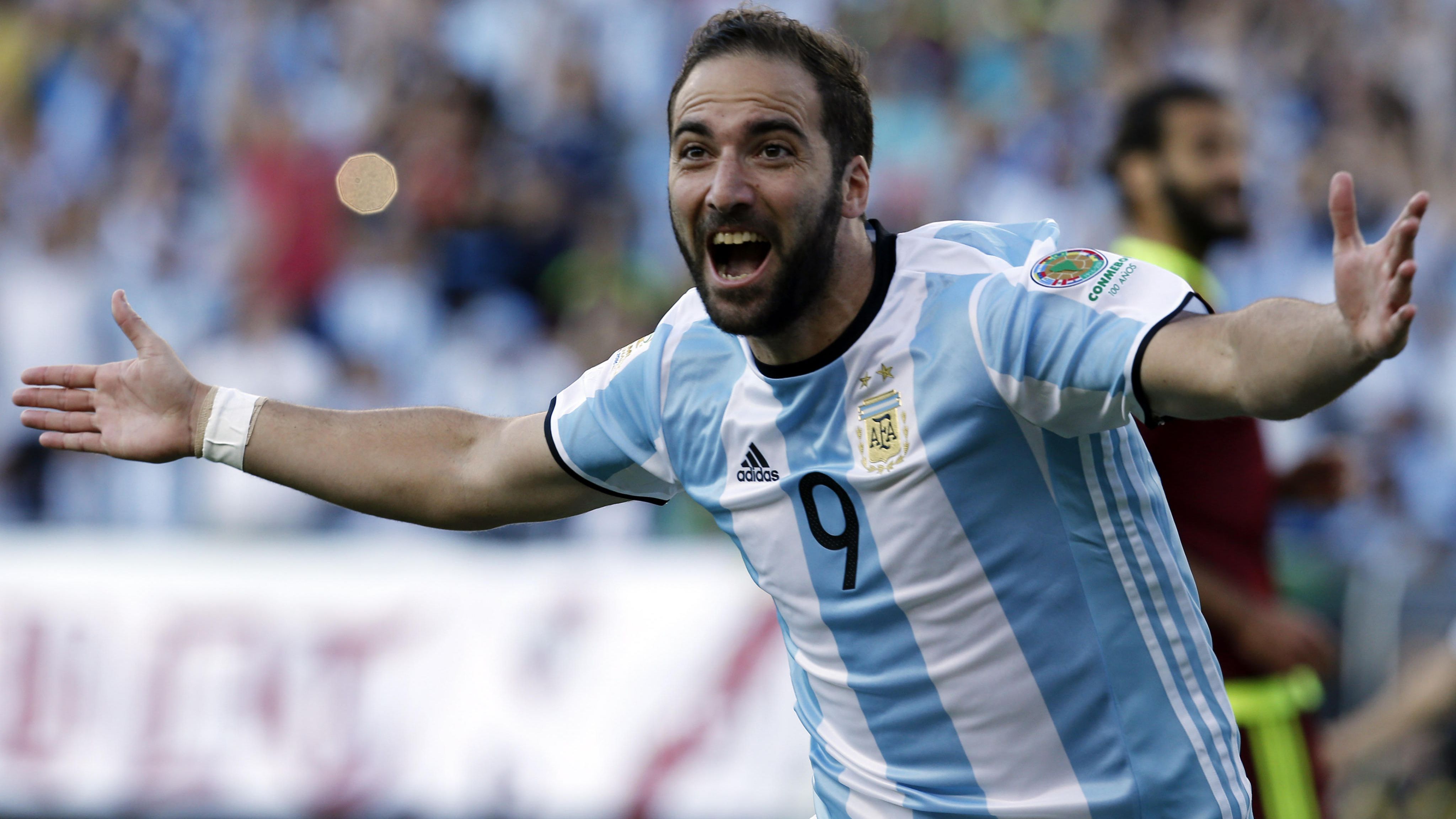 伊瓜因告别国家队.