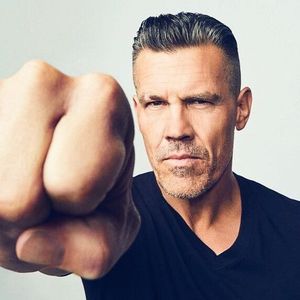 51岁的 灭霸 曾说做演员太可悲 庆幸没演成蝙蝠侠