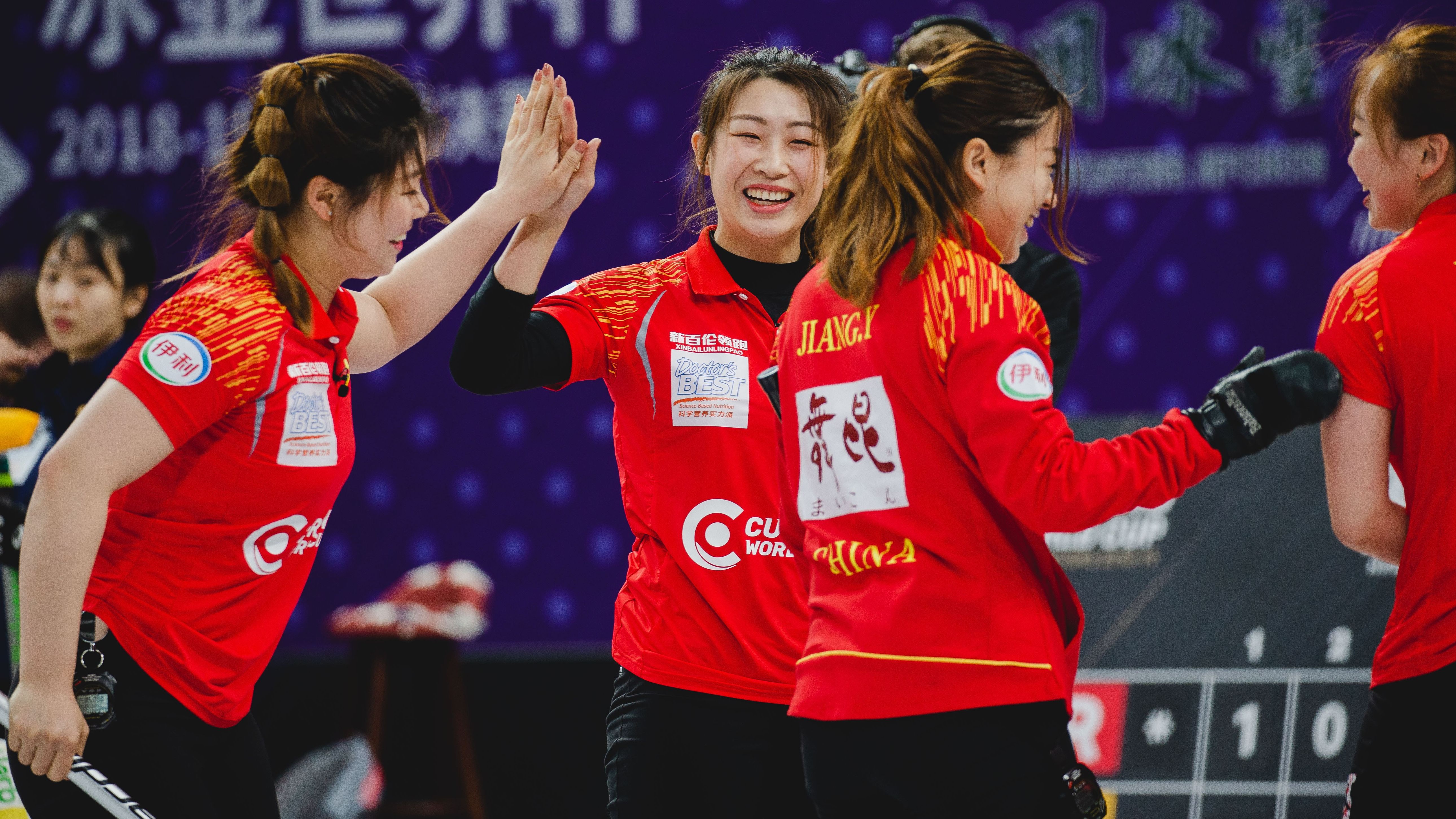 1比4负奥运冠军，中国冰壶姑娘称从加拿大队身上学到了很多