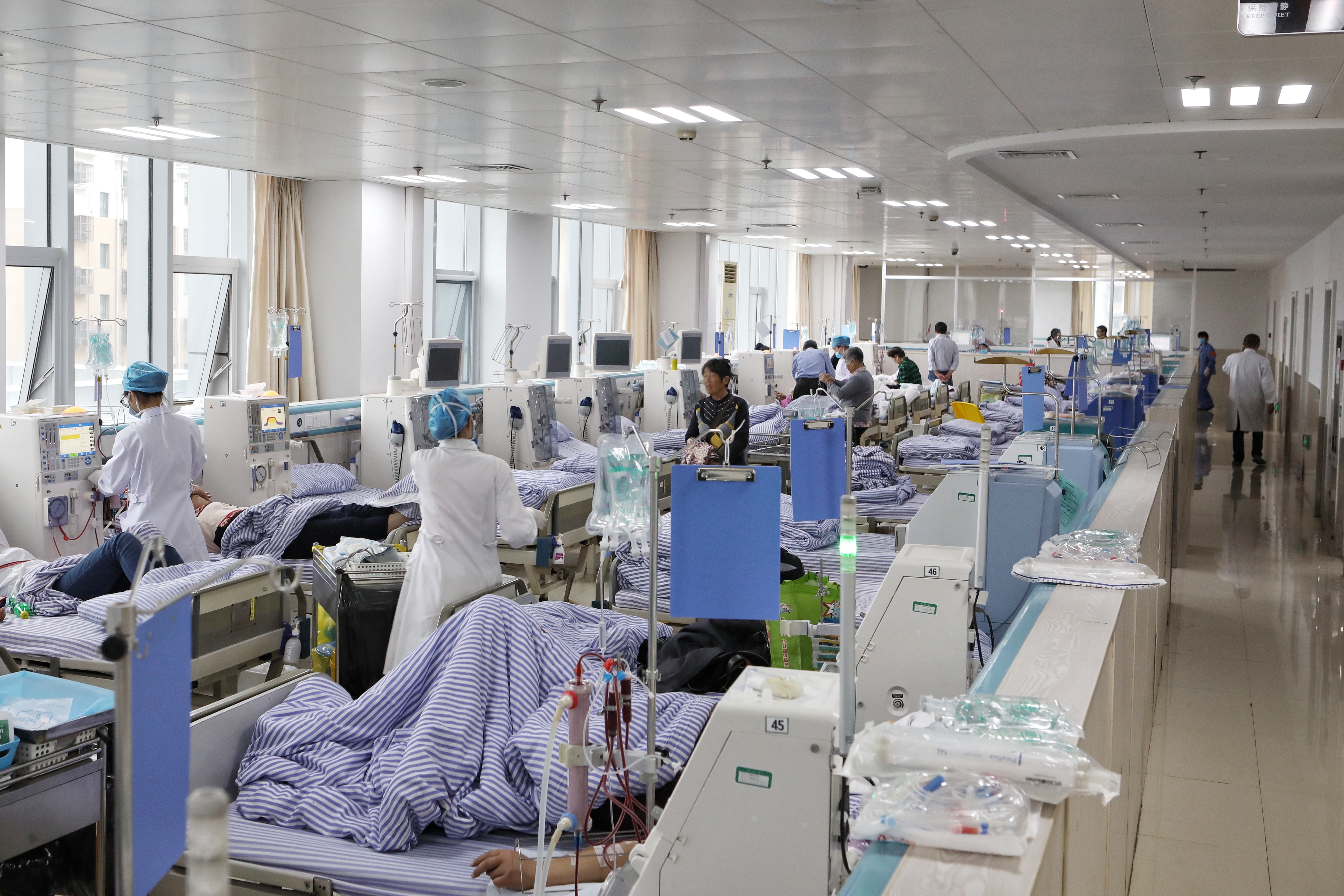 5月28日，东台市人民医院血液净化中心。新京报记者 王嘉宁摄