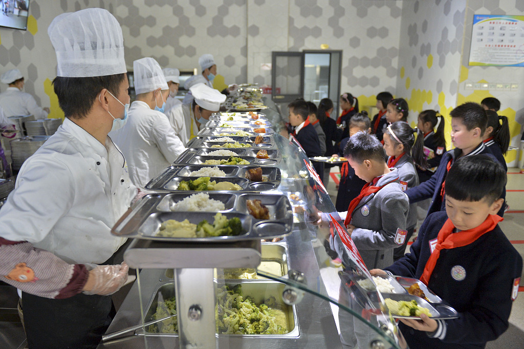 北京卫健委发布健康食堂标准 一周食谱不重样