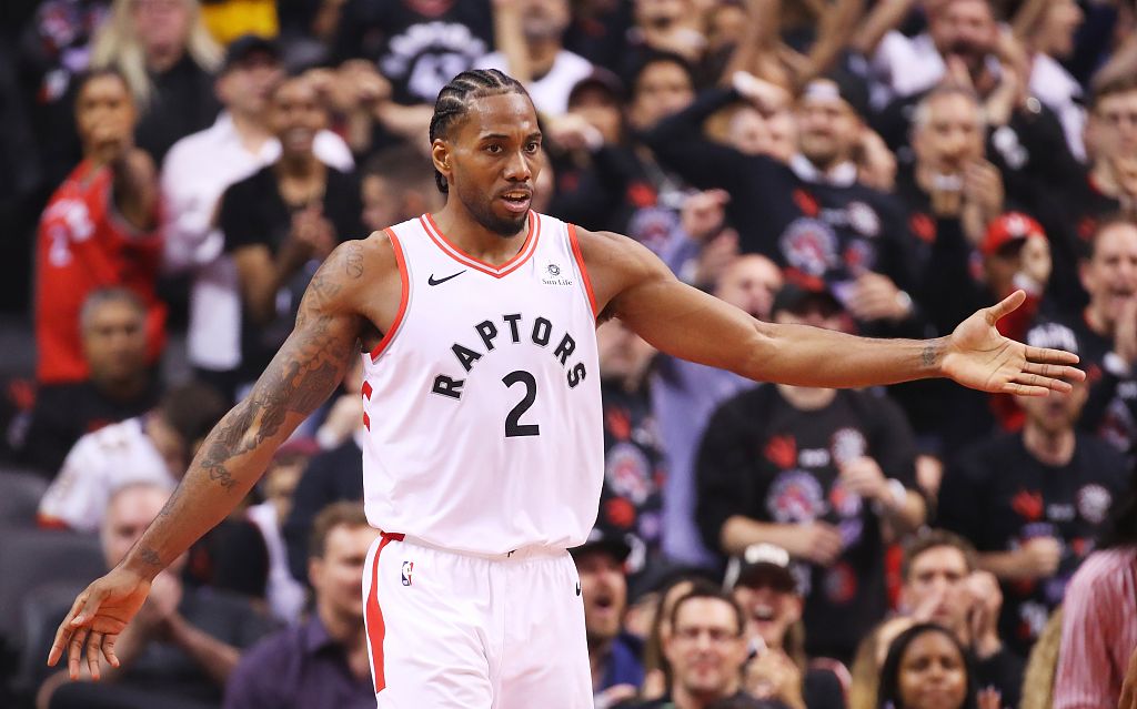 在奥尼尔眼里莱昂纳德是联盟第二人仅次于詹姆斯