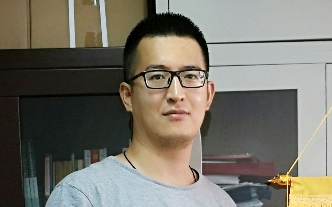 救治剧毒蛇咬伤患者中科院古脊椎所两栖爬行动物专业方向博士生史静耸