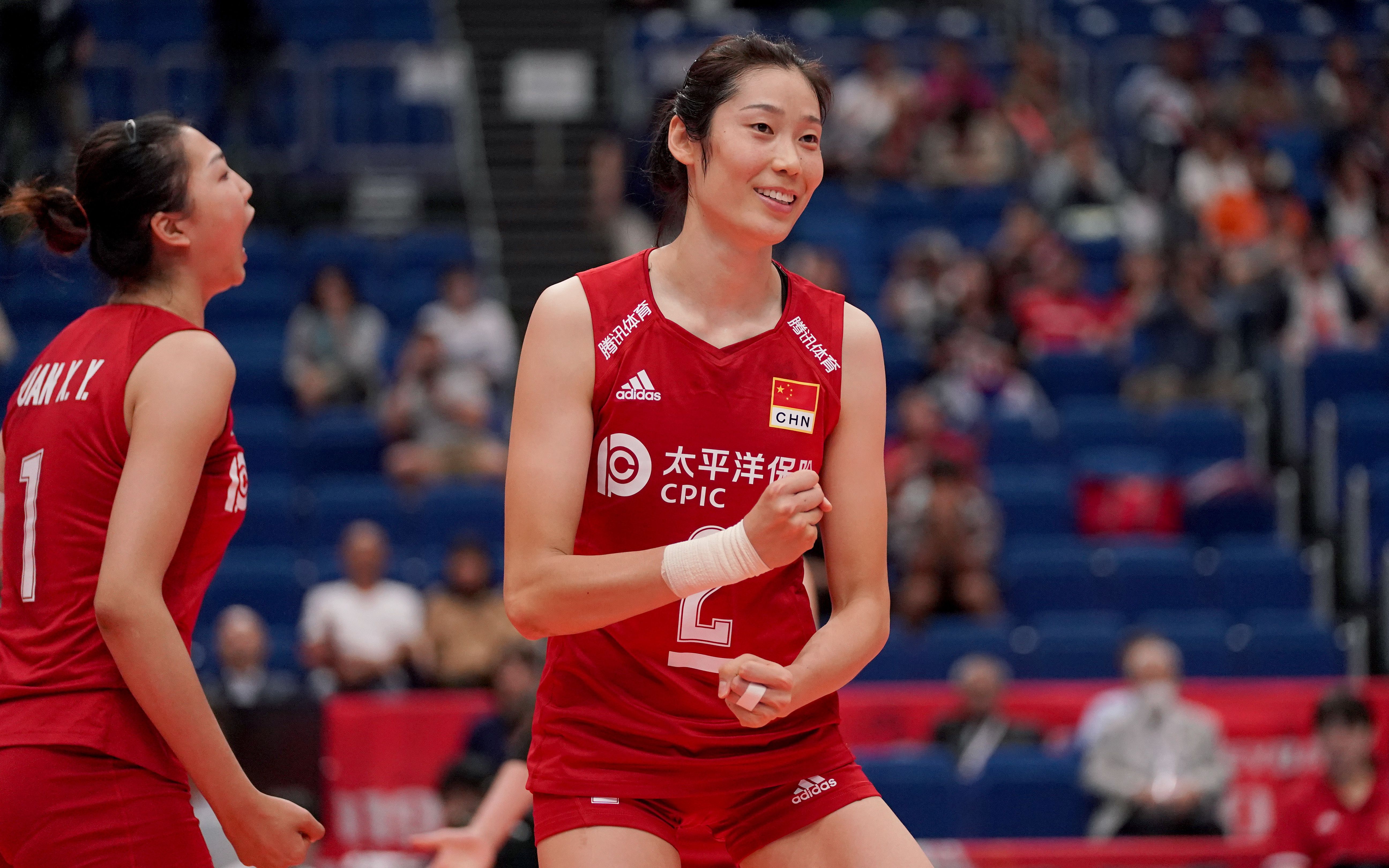 朱婷22分胜利归功全队,赛后兴奋教外国记者说"恭喜"