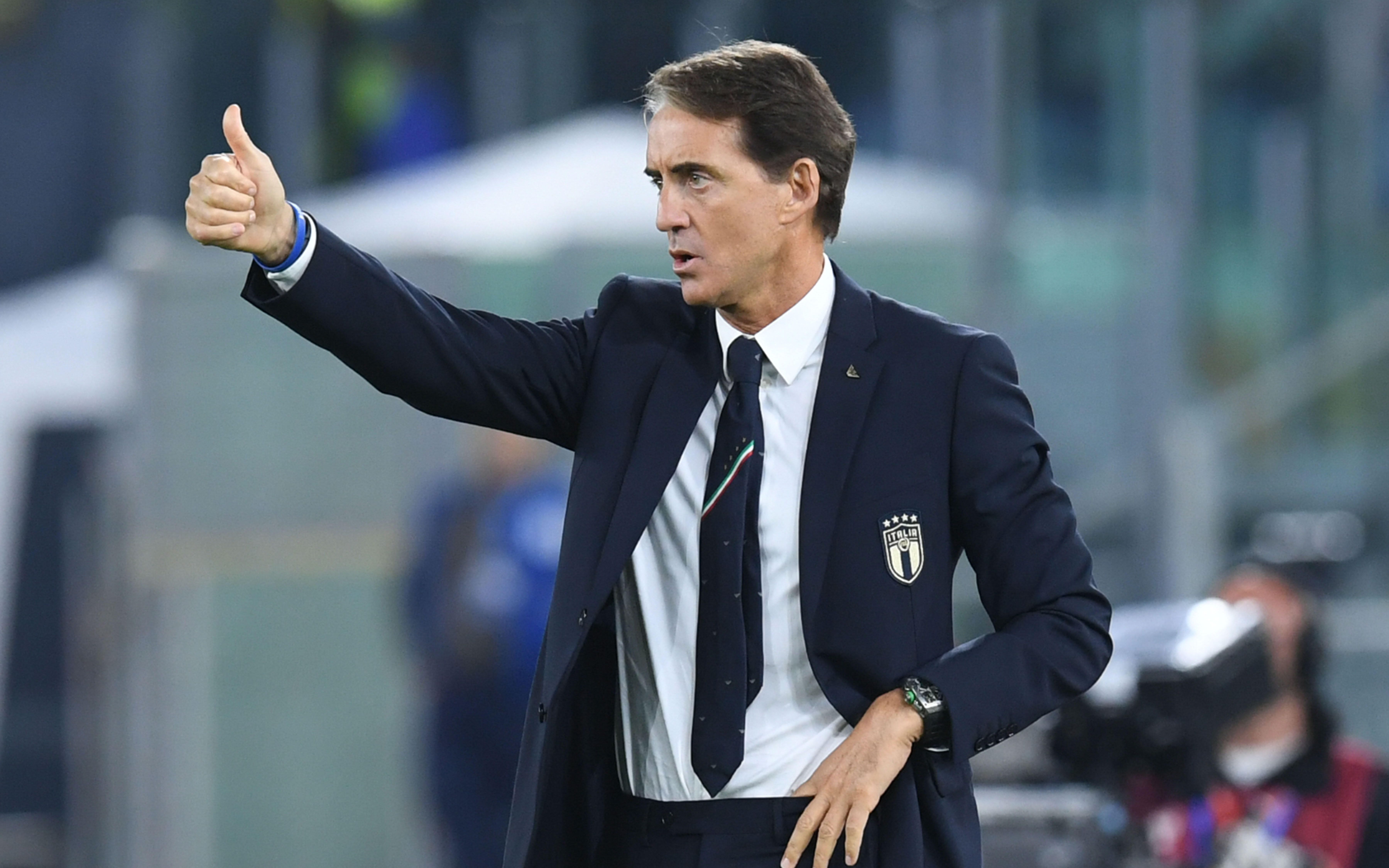 予)在今日凌晨进行的欧洲杯预选赛j组第7轮比赛中,意大利2比0击败希腊