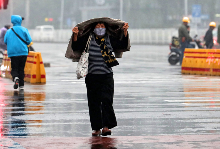 霜降逢秋雨 最高气温16℃| 组图