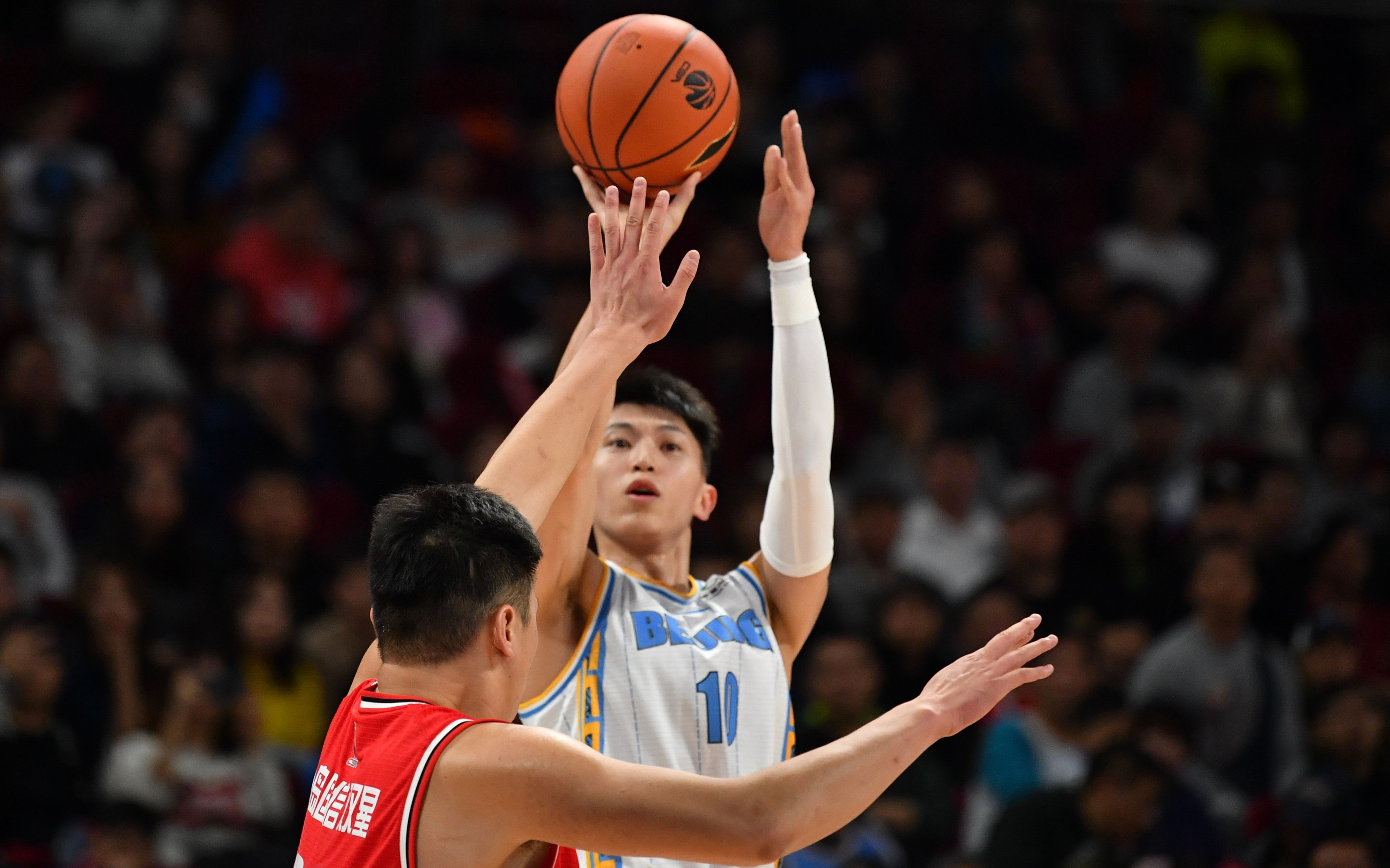 雅尼斯开场咆哮定胜局,刘晓宇担心教练血压