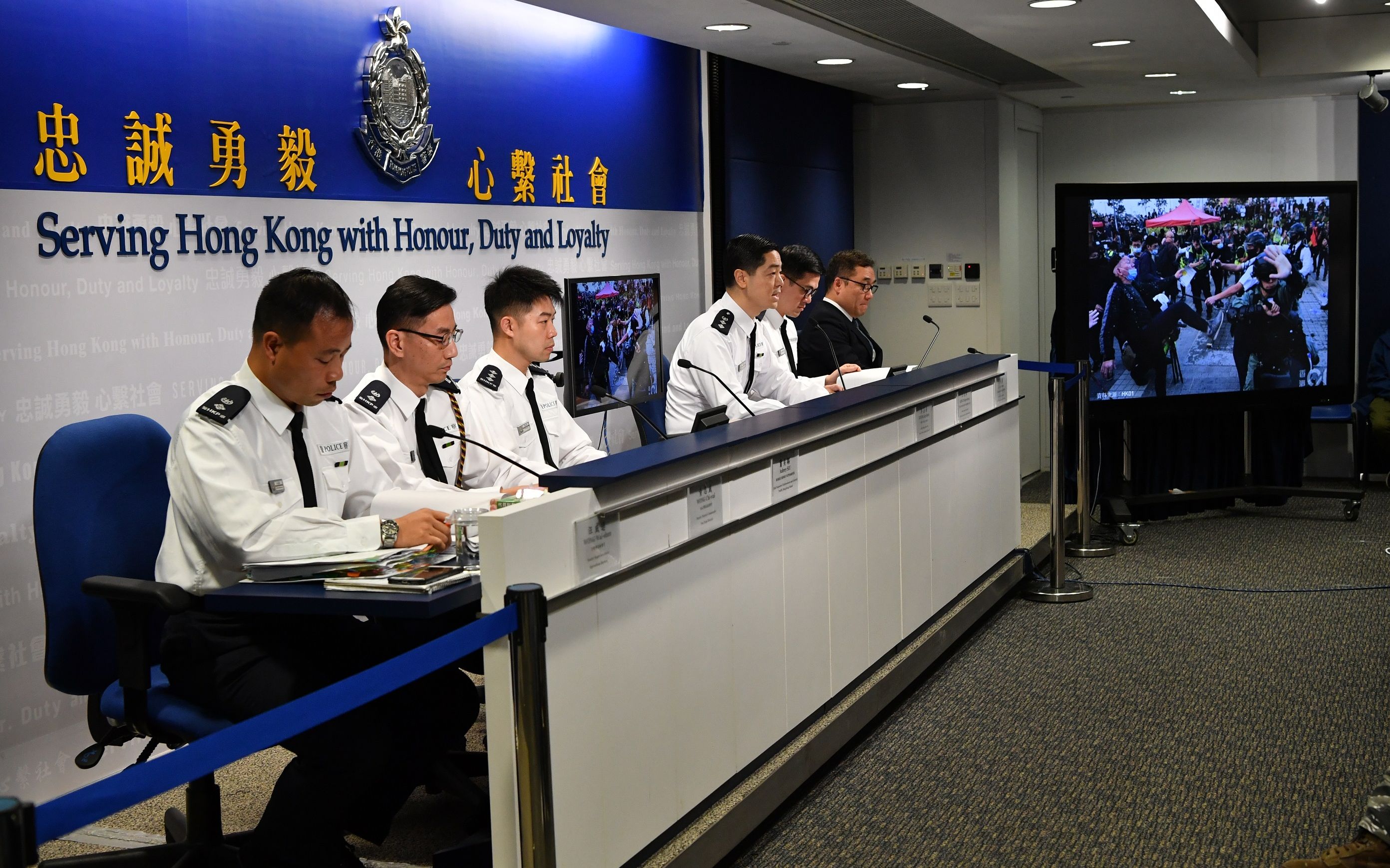 香港警方:全港市民都希望有一个和平,安全的平安夜