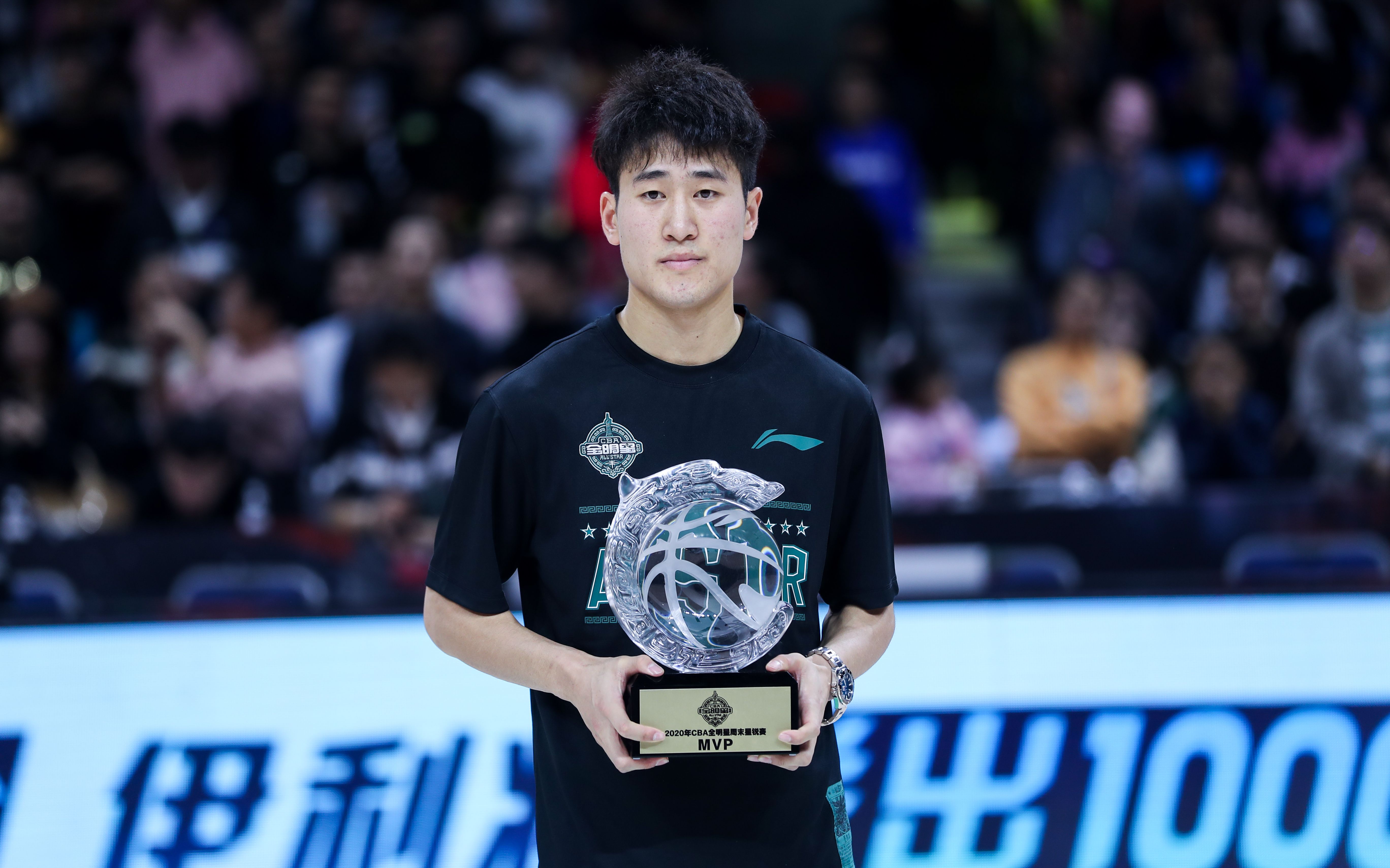 姜伟泽当选星锐赛mvp手感火热冲击三分王
