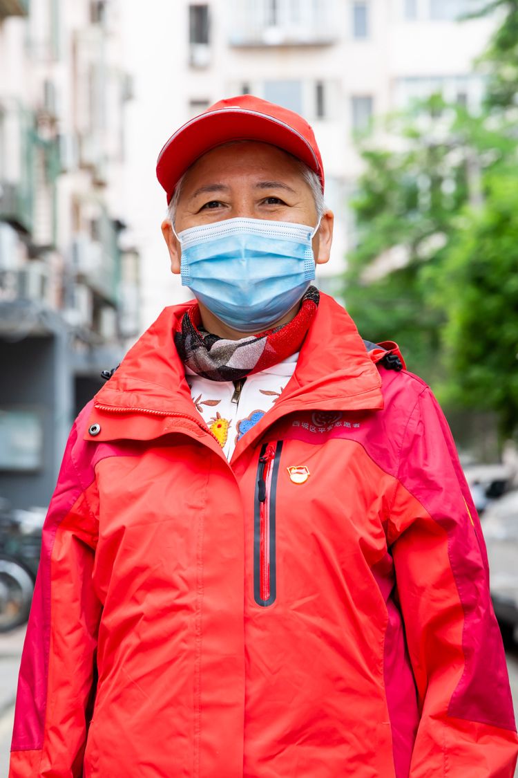5月4日，京畿道社区，社工司燕荣掌握社区内78户居民的出行状态，做到每户每人“底数清，情况明”，为社区居民防疫筑起一道无形的防火墙。