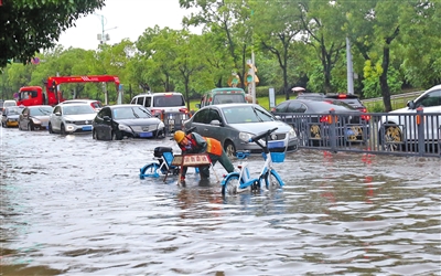 暴雨“橙警”发布 南方部分地区仍有暴雨