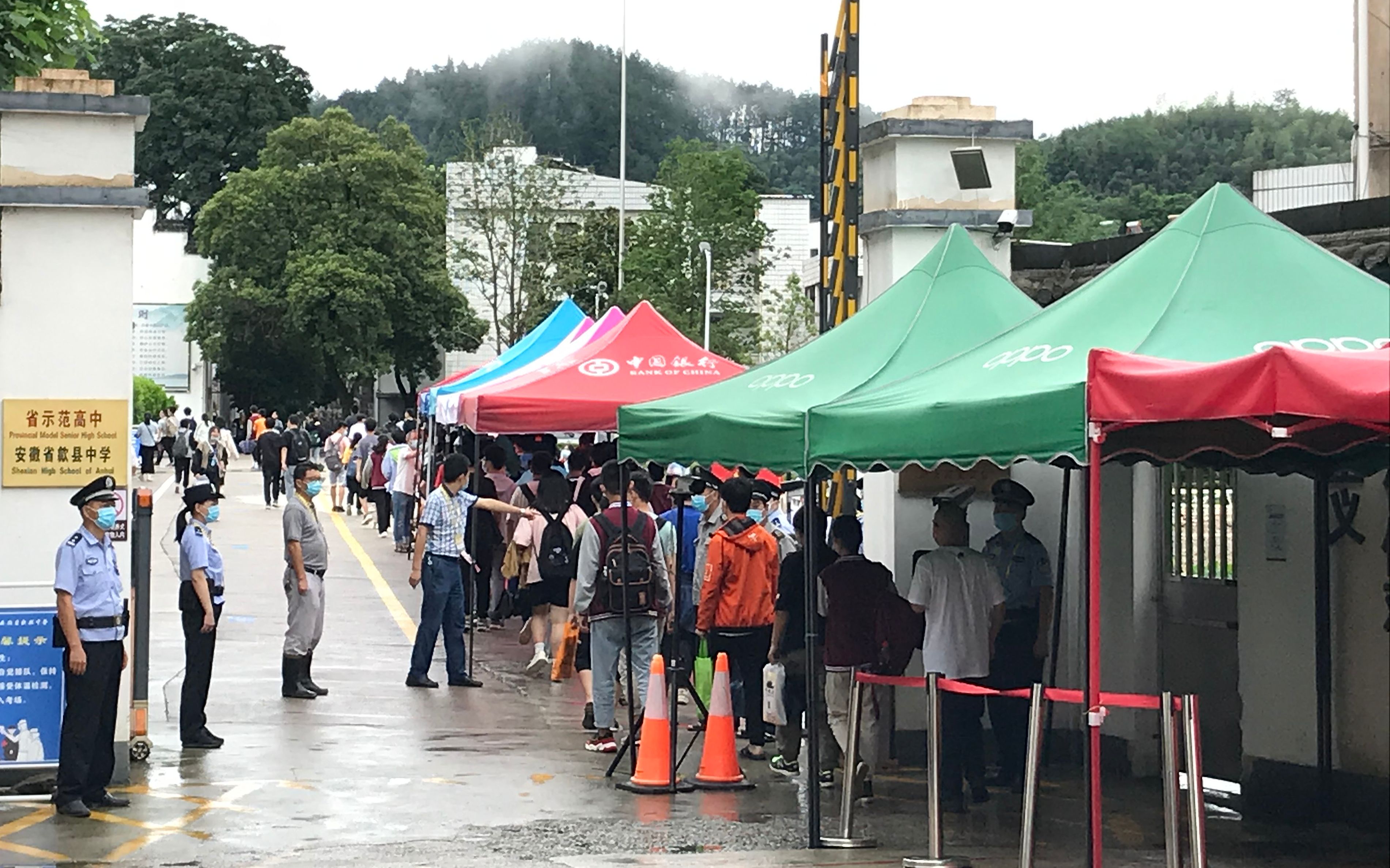 歙县高考72小时：洪水突袭下的小城“赶考”记