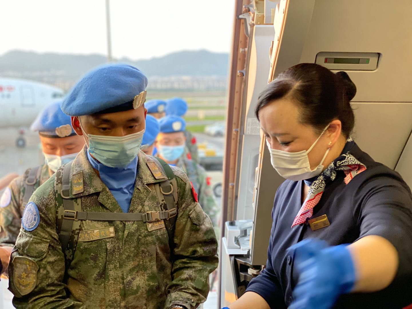 中国第19批赴黎巴嫩维和部队飞抵贝鲁特国际机场