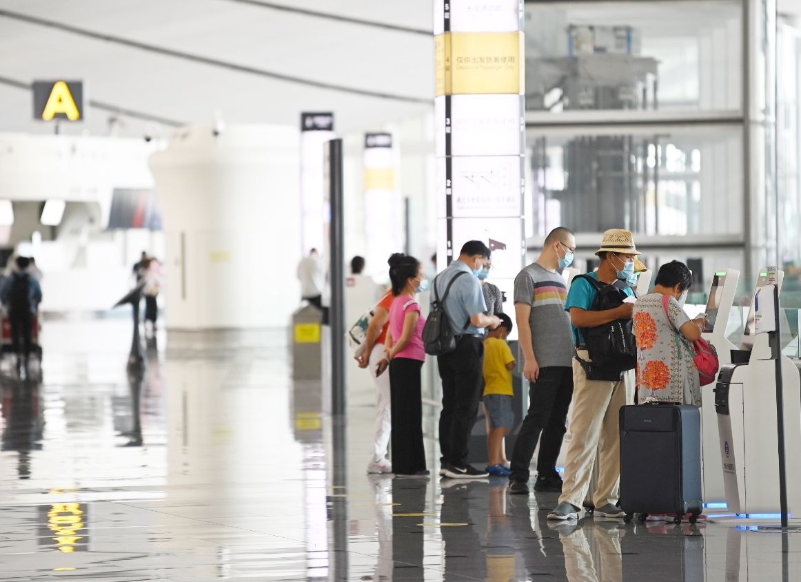 明天大兴机场将再迎航班转场，东航、南航共91个航班转场大兴