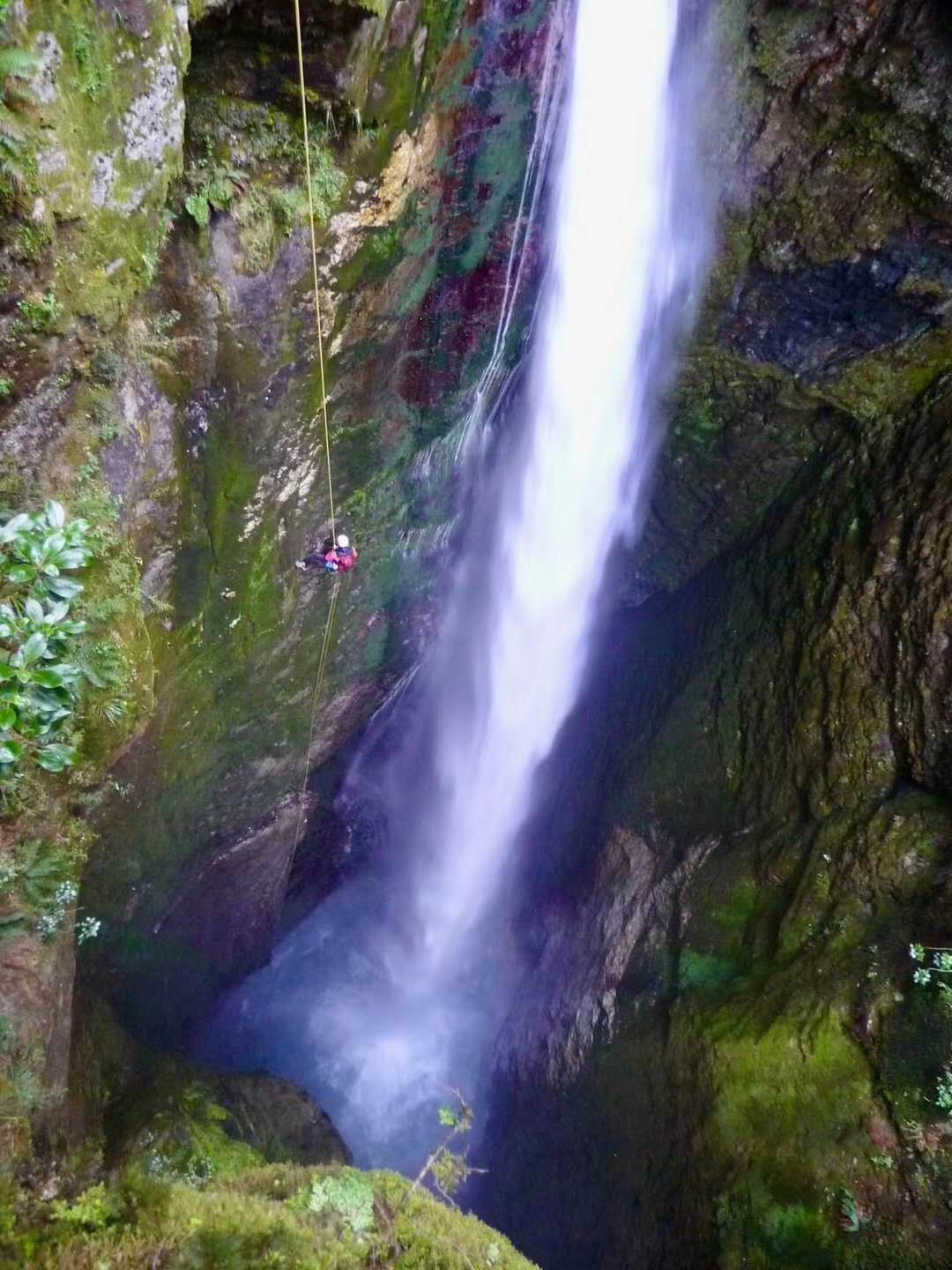 滴水滩“瀑降”的死亡穿越