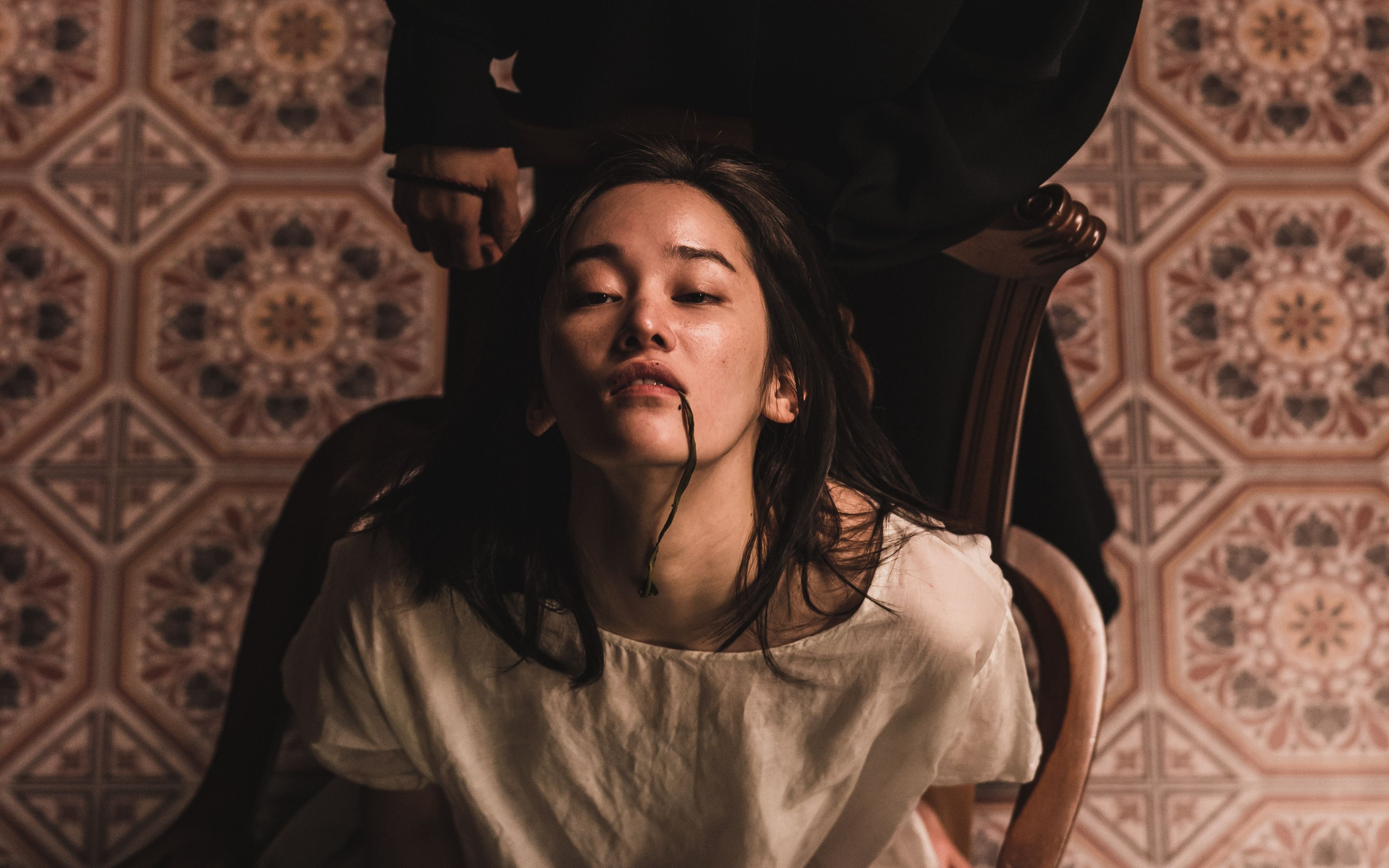 里的少女杀人魔 ,凭什么打动李沧东丨人物 出演《燃烧》前,全钟瑞在