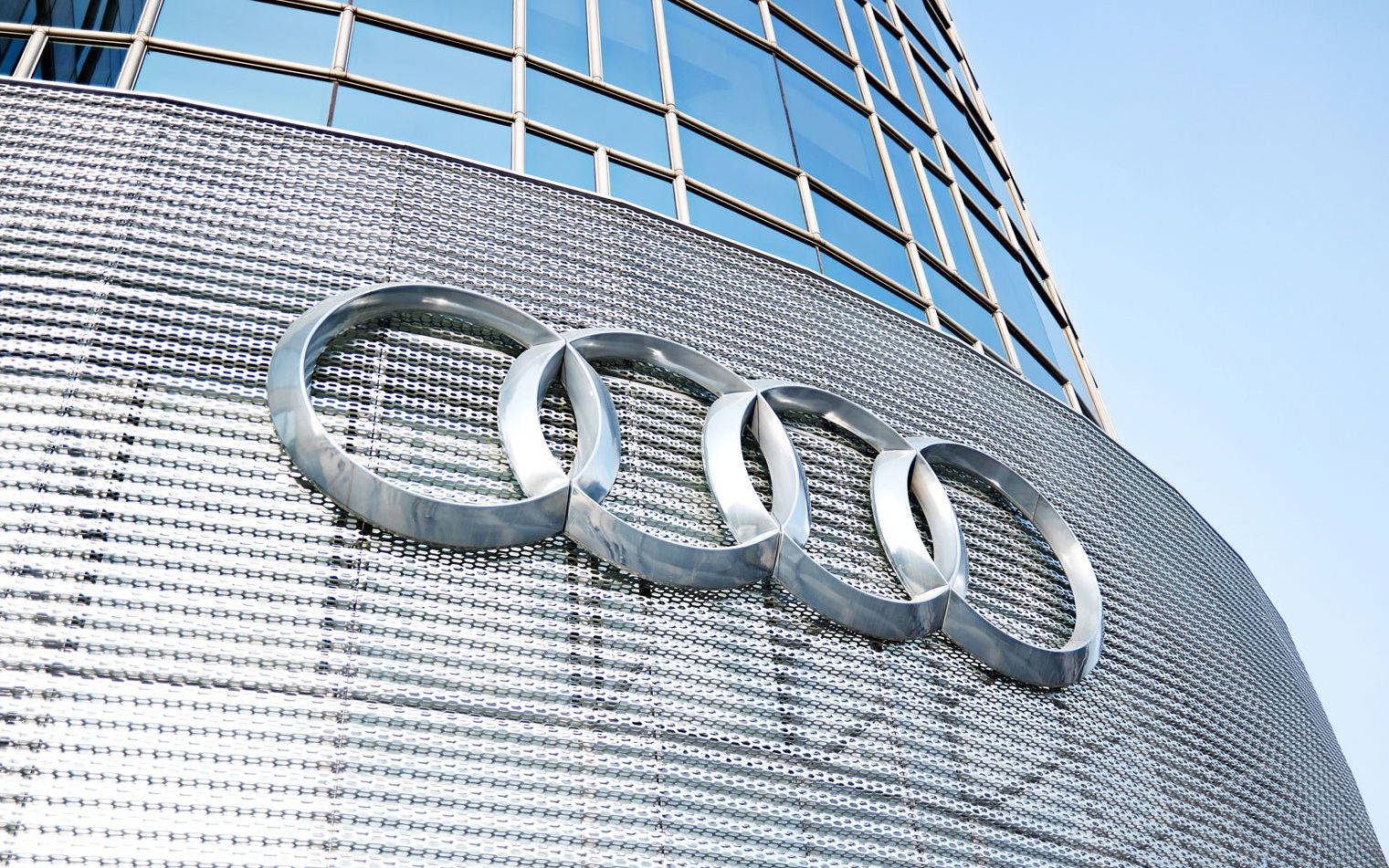 央企拟入主 股价8天翻倍 麦克奥迪开板成交逾15亿