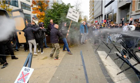 恒宏主管:比利时爆发反防疫暴力示威：首都街头遭打砸纵火 警方用水炮应对\恒宏注册登录(图1)
