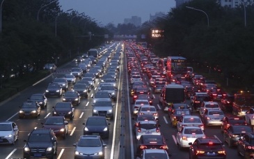 注意交通安全！北京明日迎假期返程高峰，傍晚至夜间有小雨
