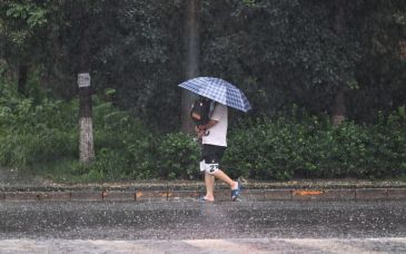 這場“臺風雨”有可能突破歷史紀錄，北京已發布雷電暴雨預警
