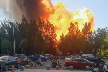 河北沧州东光县一工厂发生爆燃