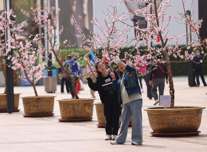 王府井大街以香为主题拉开促消费活动持续到10月底