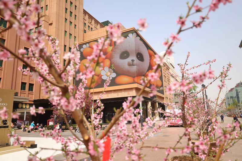 比如,北京市百货大楼主打的是"香水香".