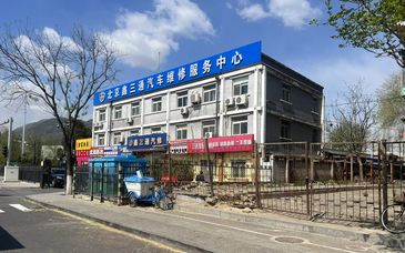 門頭溝龍泉鎮(zhèn)：大風(fēng)刮斷樹枝，已處理完畢恢復(fù)通行