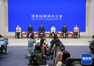 5位一線三農(nóng)代表在國(guó)新辦與中外記者見面，講述他們的“新農(nóng)經(jīng)”