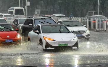 北京发布积水内涝蓝色预警、雷电蓝色预警