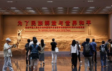 抗戰(zhàn)館恢復(fù)開(kāi)放首日，觀眾：展廳比以前更寬敞、史料更豐富