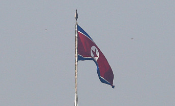 金正恩视察国防省祝贺建军节